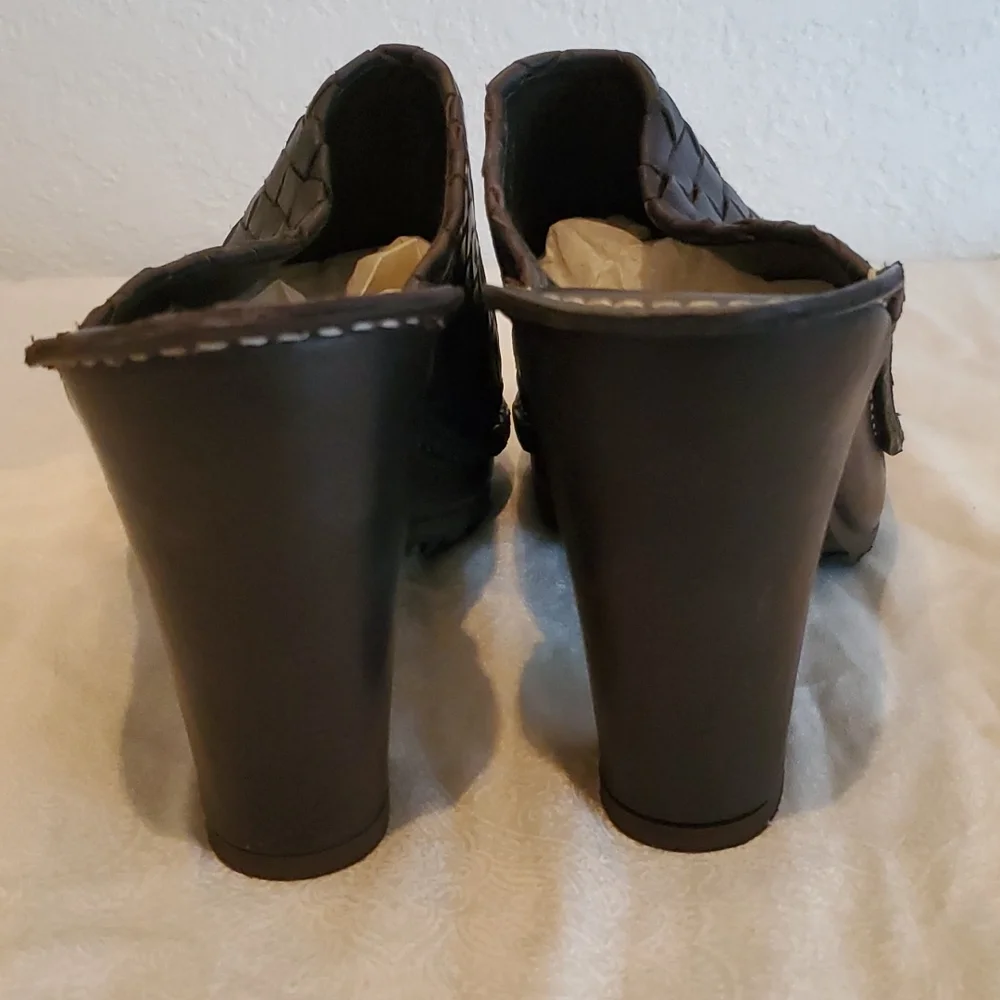 Donald J Pliner Leather Woven Mules - Picture 3 of 4